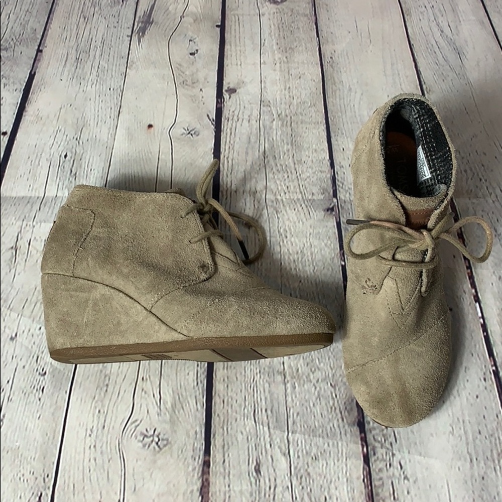 TOMS | Wedge Suede Booties